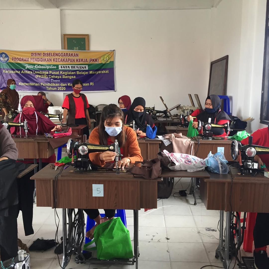 Program PKK Tata Busana